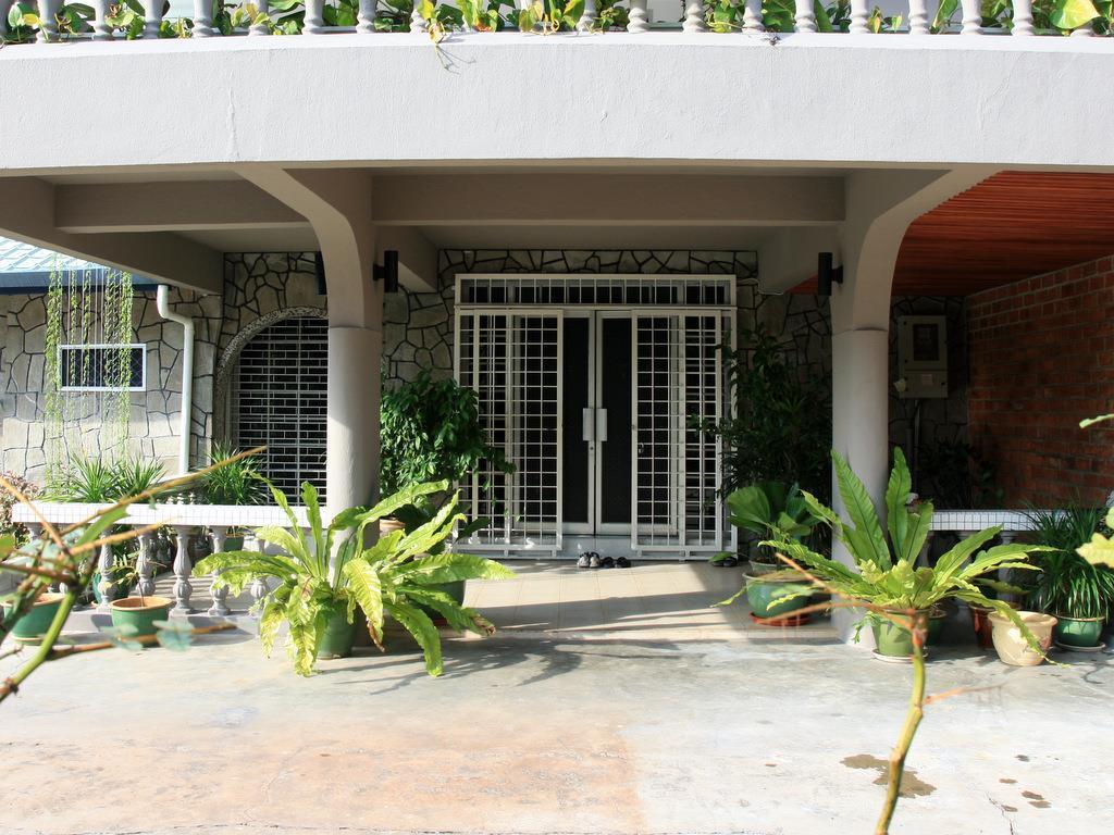 Morning Glory Guest House Kuching Bagian luar foto