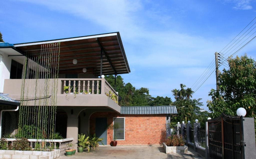 Morning Glory Guest House Kuching Bagian luar foto